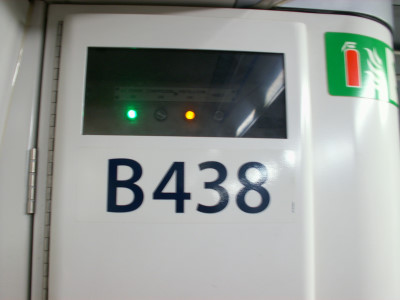 B438